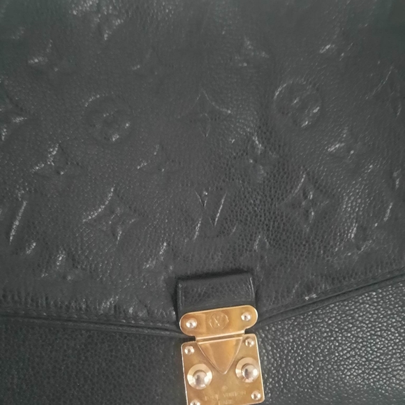 Authentic LV chain bag MM empreinte St Germain Black - Picture 5 of 8